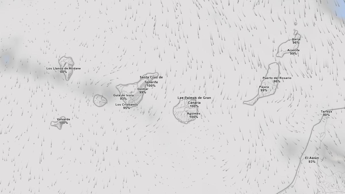 Mapa meteorológico de Canarias con un cielo nuboso