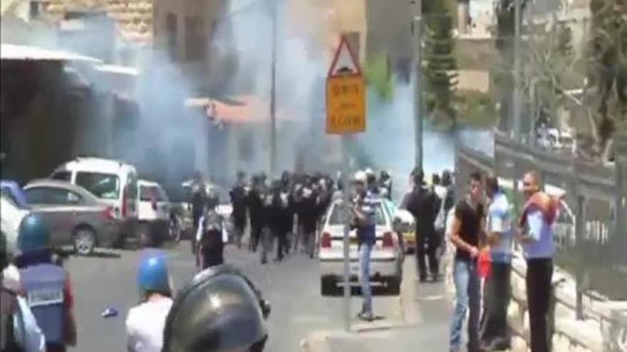 Enfrentamientos en Jerusalén por la ofensiva israelí en la Franja de Gaza