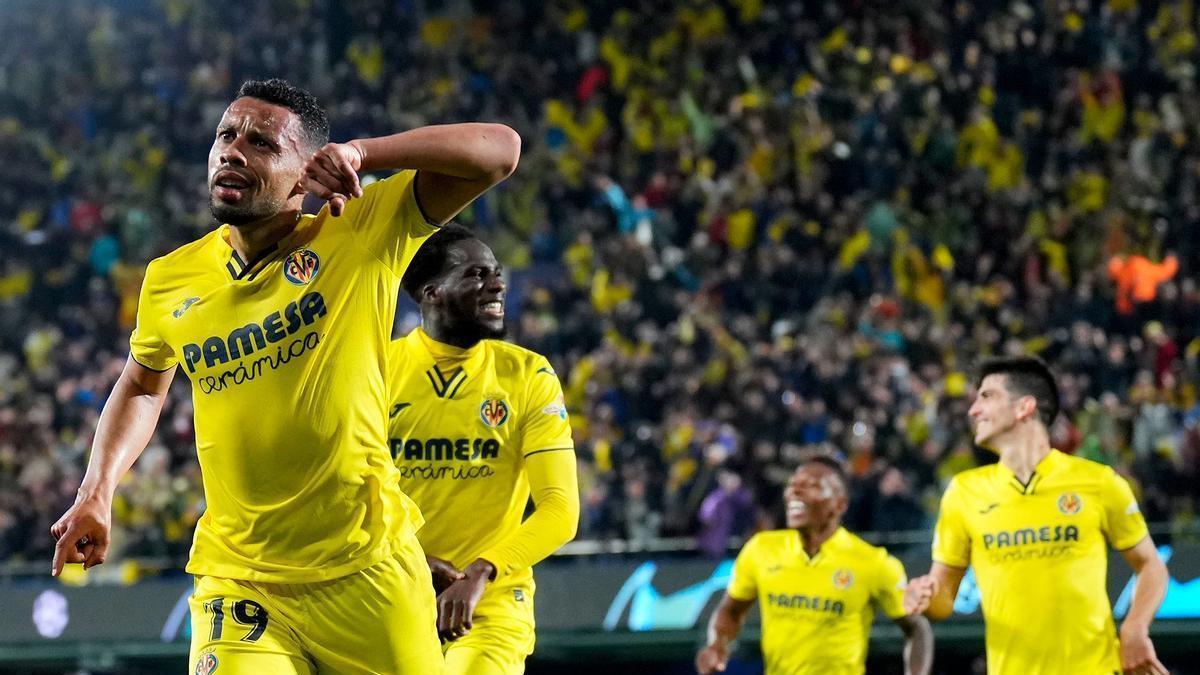 Coquelin celebrando un gol con la camiseta del Submarino