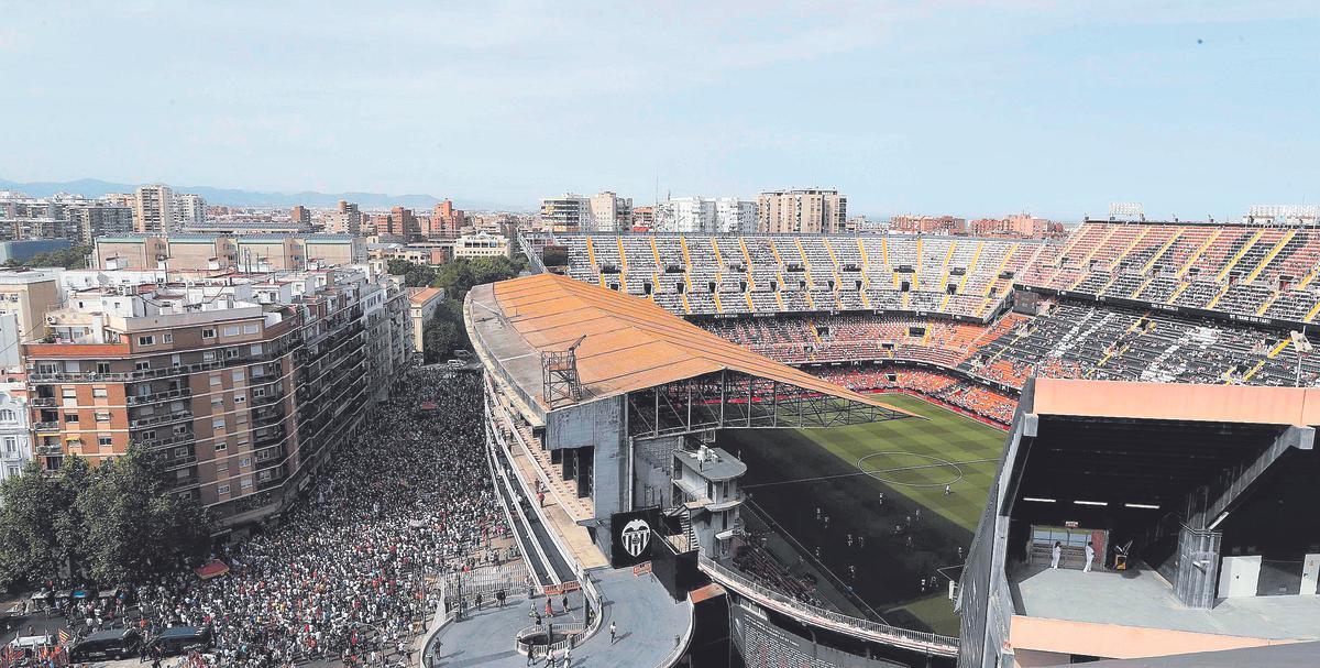 Partido de liga última jornada Valencia CF vs Celta de Vigo, protesta contra Lim con el vaciado de Mestalla