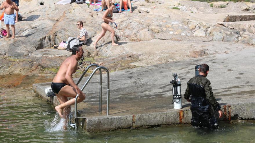 Banyistes i submarinistes reconeixen que cal regular les immersions a la Cala d&#039;Aiguafreda