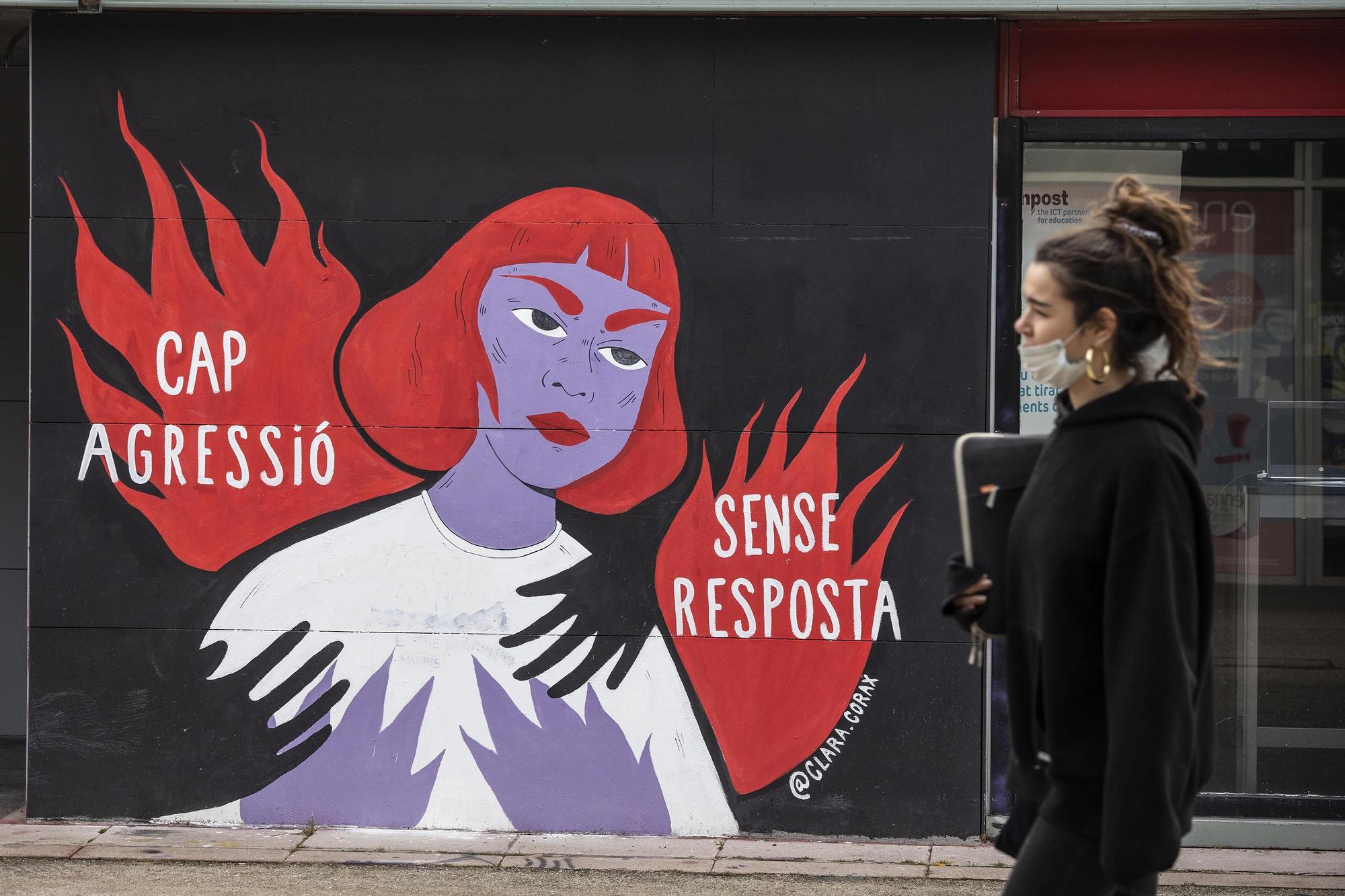 Mural reivindicativo feminista en la UAB