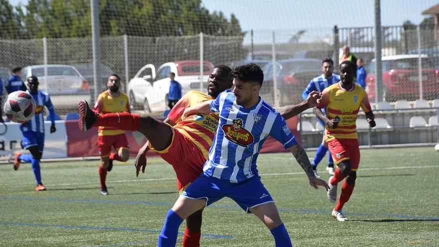 El Alcoyano se acerca al descenso