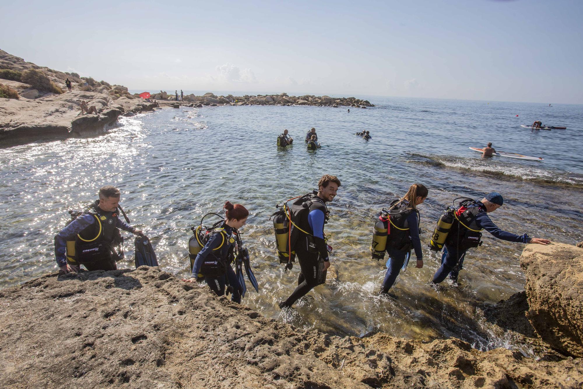 Las escuelas de buceo en Alicante son un "boom" tras la pandemia