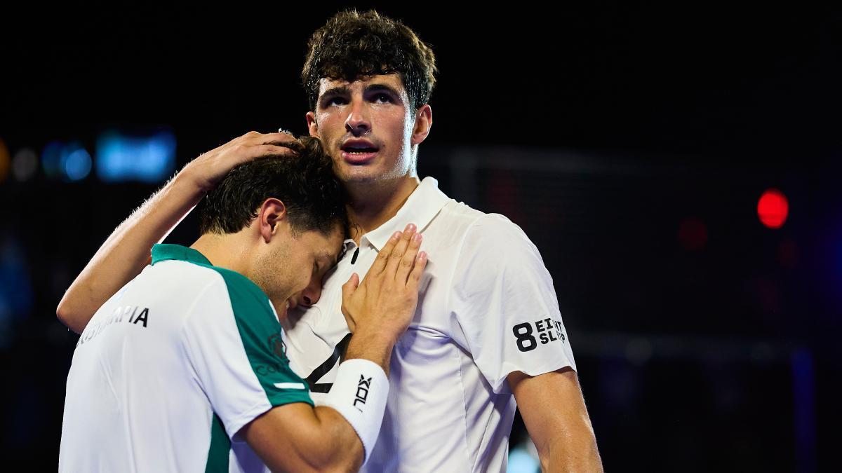 El abrazo entre Tapia y Coello habla por si solo tras la dura final en Cancún