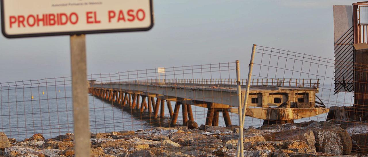 Estado en el que se encuentra el Pantalán del Port de Sagunt. | DANIEL TORTAJADA