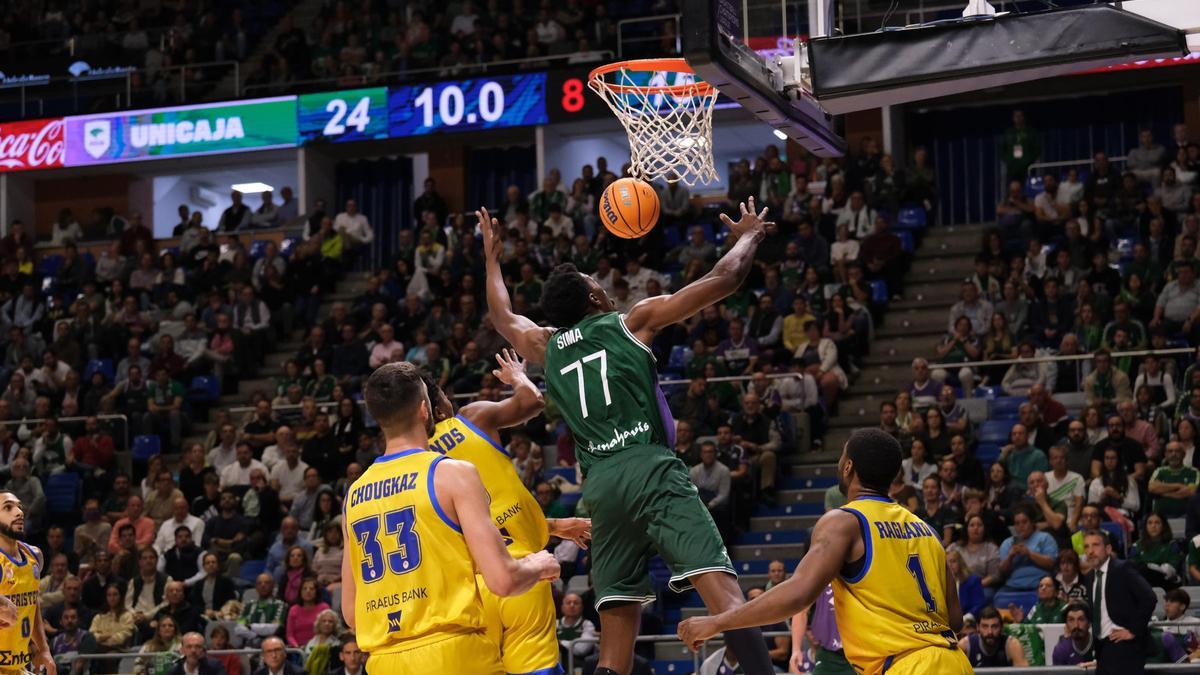 El Unicaja - Peristeri de la Basketball Champions League, en imágenes