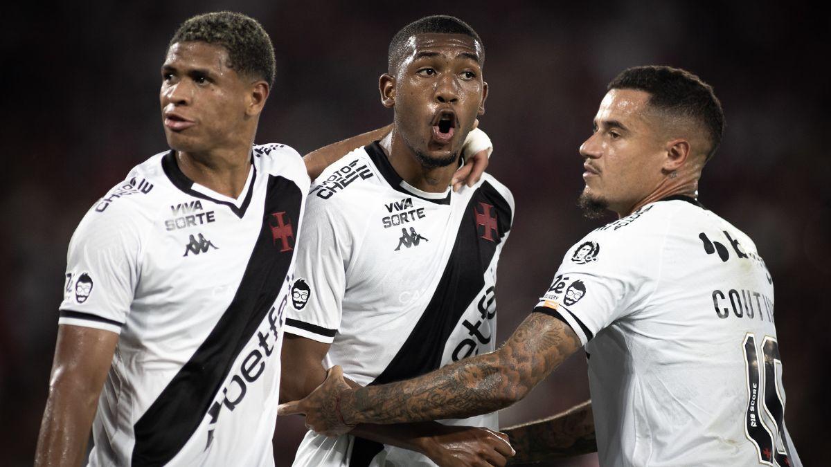 Rayan juega en el Vasco da Gama con Philippe Coutinho