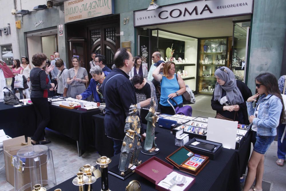 Massiva macrobotiga al carrer al centre de Girona