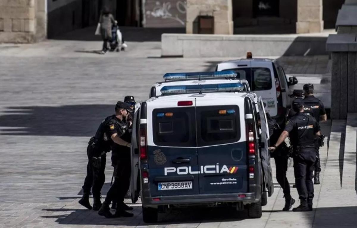 Agentes de la Policía Nacional en Cáceres.