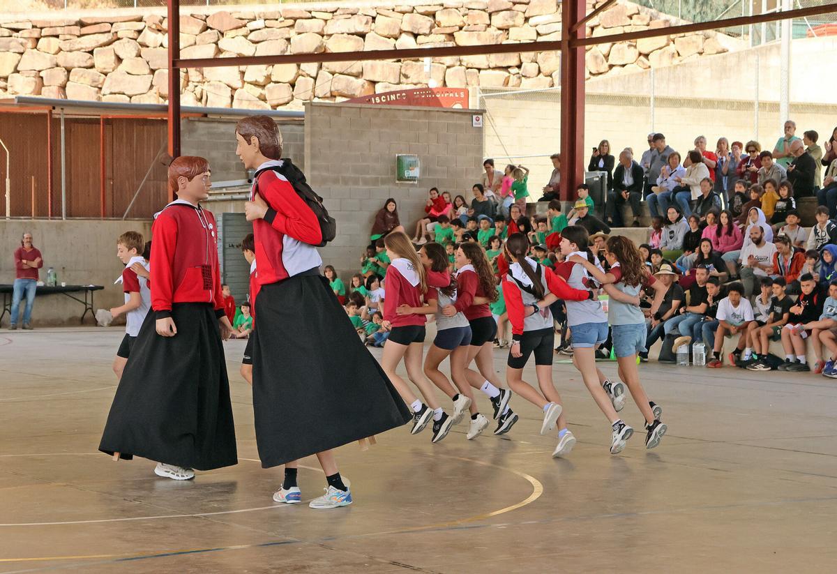 Imatges de la primera Trobada d'imatgeria escolar de l'Eix el Cardener Imatges de la primera Trobada d'imatgeria escolar de l'Eix el Cardener