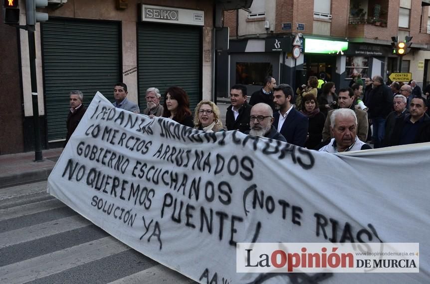 Nueva protesta de los vecinos de Los Dolores por las obras del AVE en Murcia