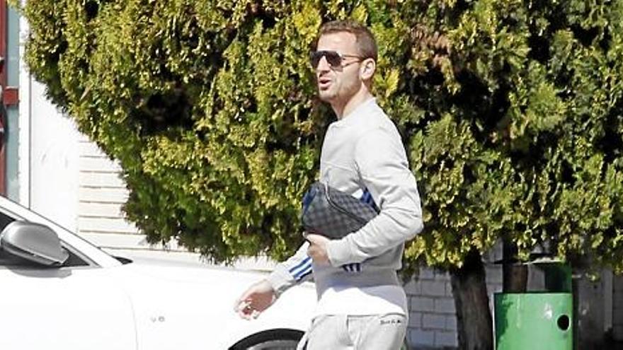 Soldado confía en estar listo para jugar contra el Atlético