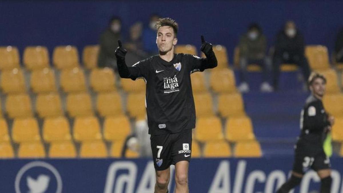 Paulino celebra su gol