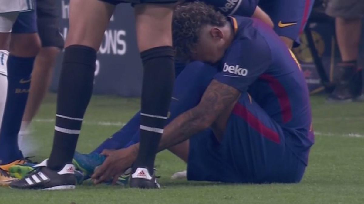 Neymar, en el suelo