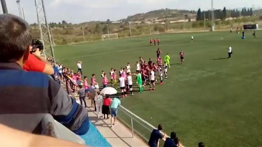 Pasillo del Valencia B juvenil al Levante B campeón de Liga Nacional