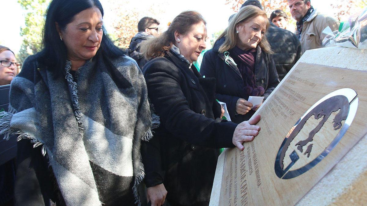 Familiares de Manuel José García Caparrós en Pacermasa, 2012.