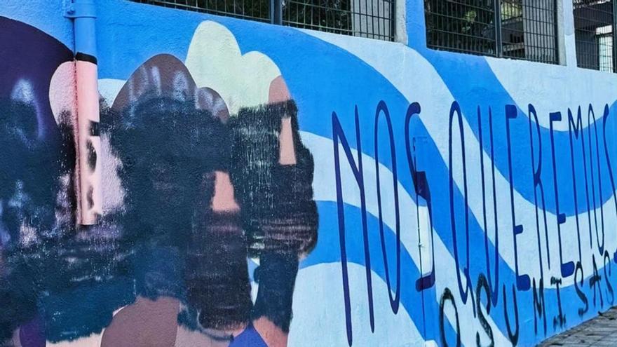 Vandalismo machista en un mural de Santa Cruz de Tenerife: "Nos queremos sumisas"