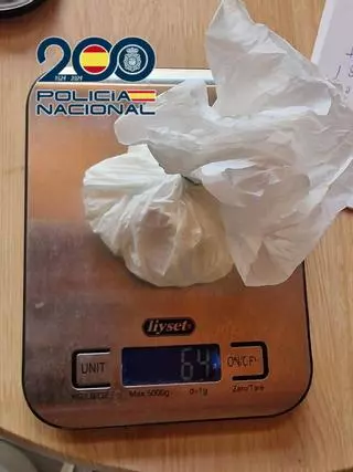 Detenida una pareja por vender cocaína en un estudio de tatuajes de la zona de ocio inglesa de Benidorm