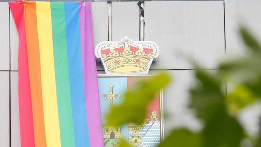 La Vikinga abre el Orgullo gay en el balcón