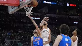 Oklahoma Thunder aplasta a los Spurs en el duelo por el 'rookie' del año