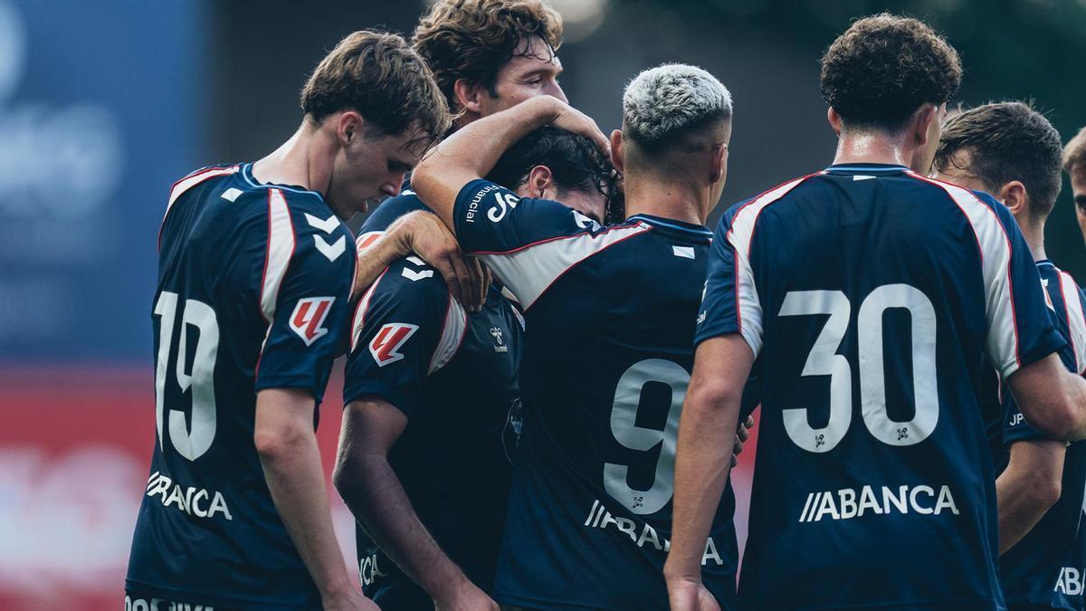 Jugadores del Celta celebran uno de los goles ante el SC Braga en el primer amistoso de la pretemporada