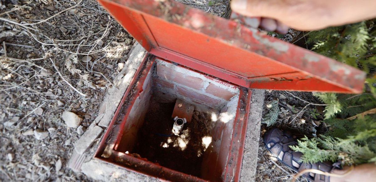Hidrante del grupo de pronto auxilio Siete Fincas, habilitado para coger agua en caso de incendio.