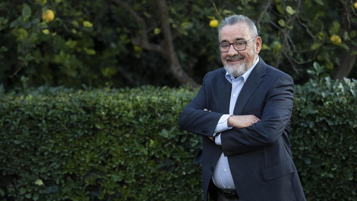 José Vicente González, en su casa de L'Eliana, en 2020