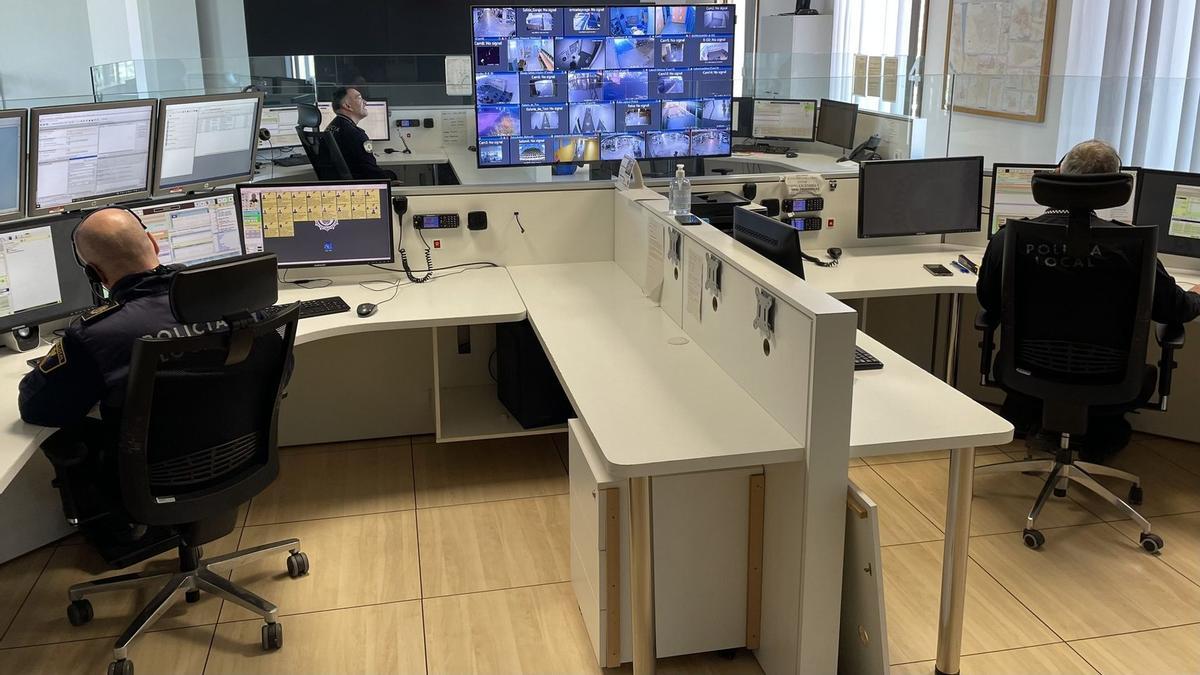 Central de la Policía Local en Elche, donde se atienden todos los servicios