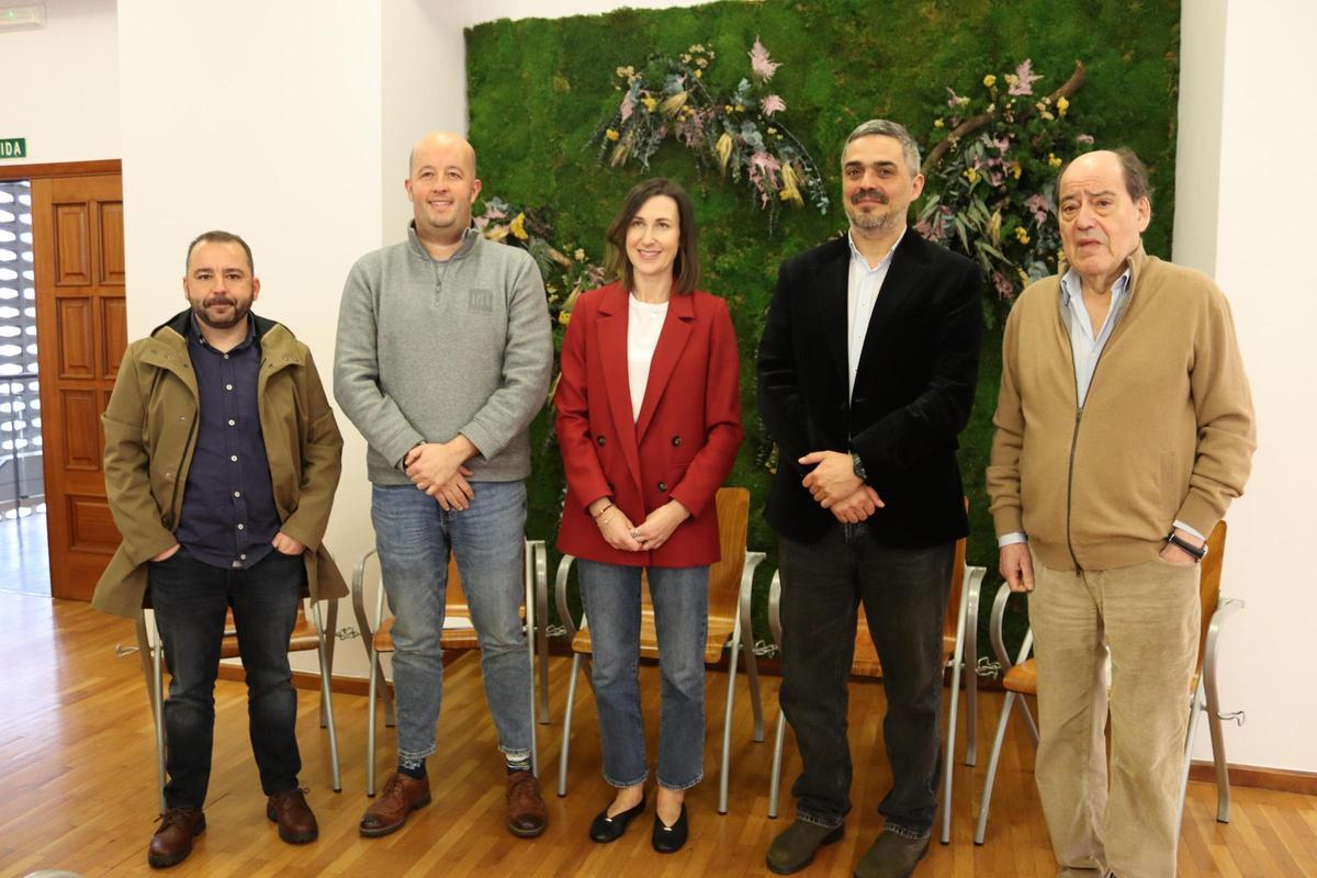 Pola esquerda, Diego Iglesias, Iván Andrade, Verónica Bolón, Daniel Pérez e Chano Calvo.