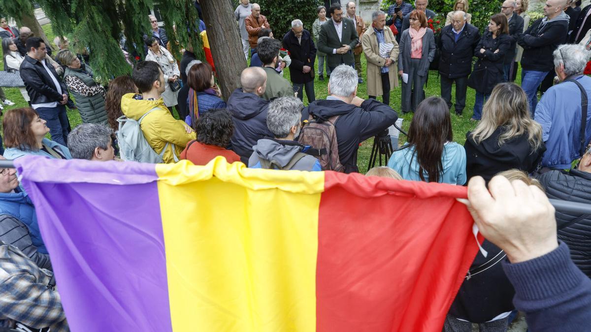 EN IMÁGENES: La FSA rinde tributo a Maricuela, "mujer eterna y símbolo" de la lucha democrática