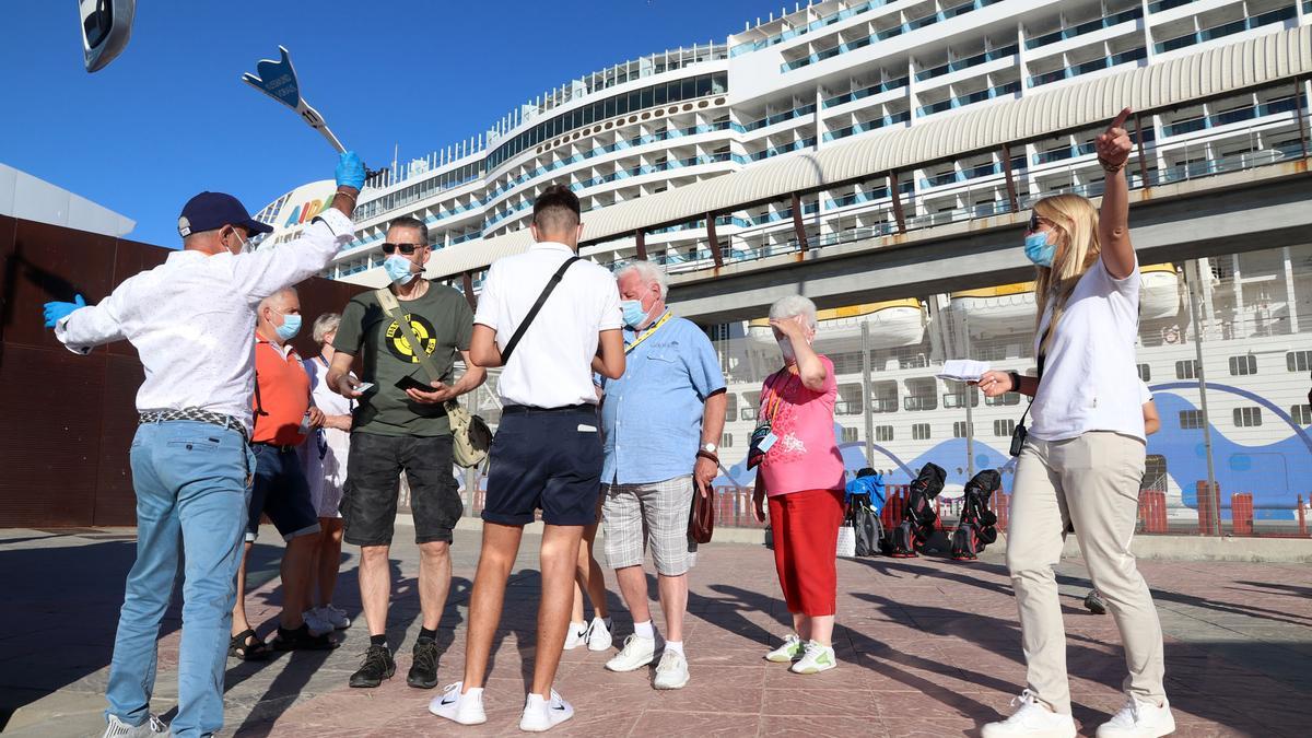 Llega el primer crucero internacional al puerto de Málaga tras la pandemia