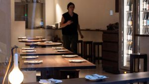 La sala del restaurante Jazminos.