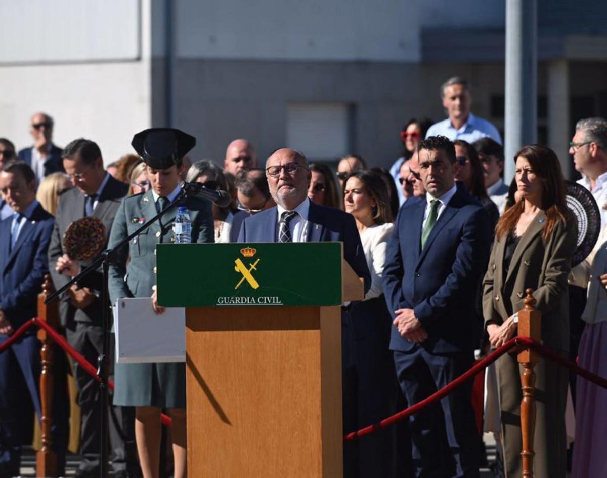 Entrega de condecoraciones y premios. | |