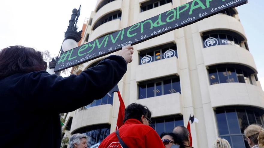 Las PAH piden que se retire el recurso a la ley valenciana de vivienda