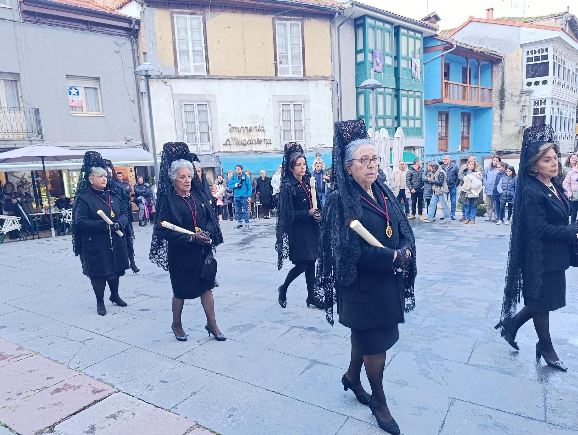 El Nazareno y la Virgen Dolorosa emocionan en Grado