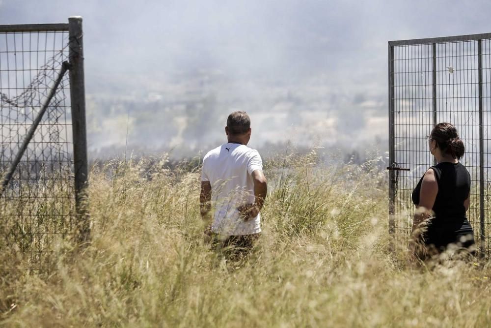 Se incendia un desguace junto a la Base Aérea de Alcantarilla