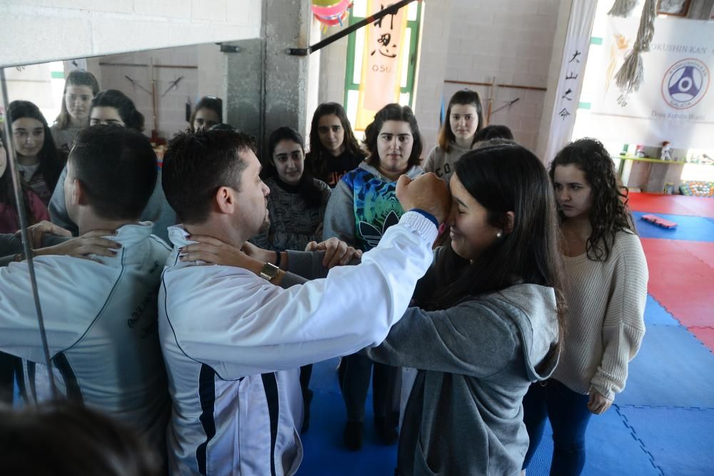 Armas de mujer contra amigos no deseados