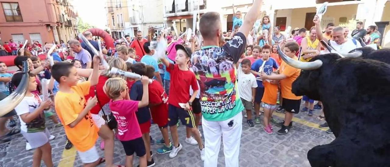 Encierro infantil en las fiestas patronales de Sagunt.