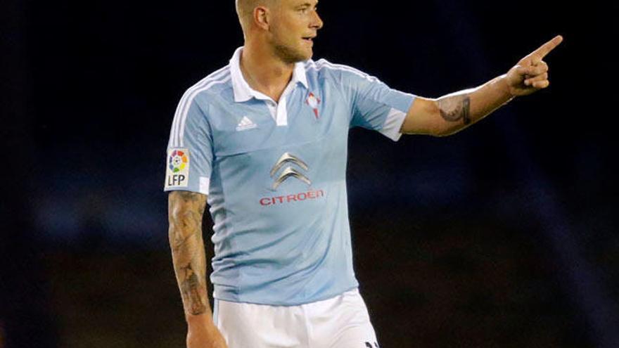 Guidetti, durante el encuentro contra el Barça. // M.V.