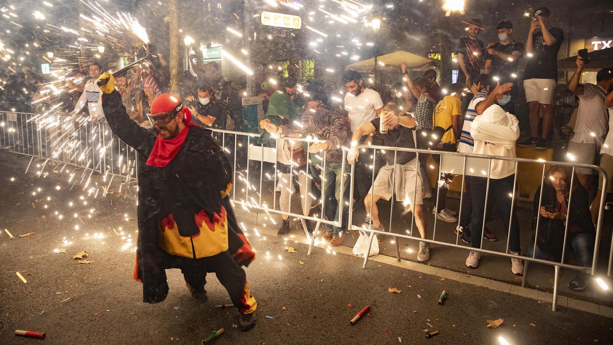 El Correfoc de la Mercè, entre las calles Rosselló y Diputació.