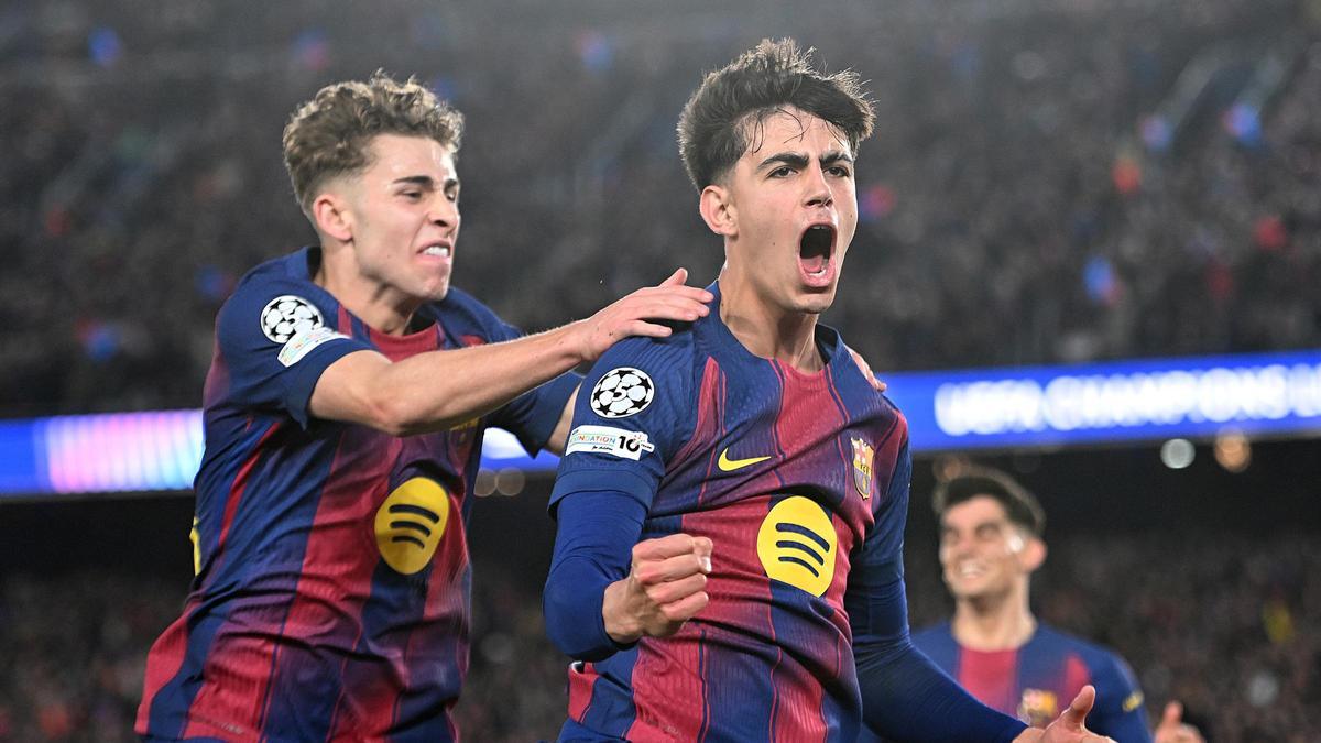 Marc Bernal celebrando el segundo de los goles azulgrana durante el partido de vuelta de los octavos de final de la Champions League entre el FC Barcelona y el Newcastle en el Camp Nou.