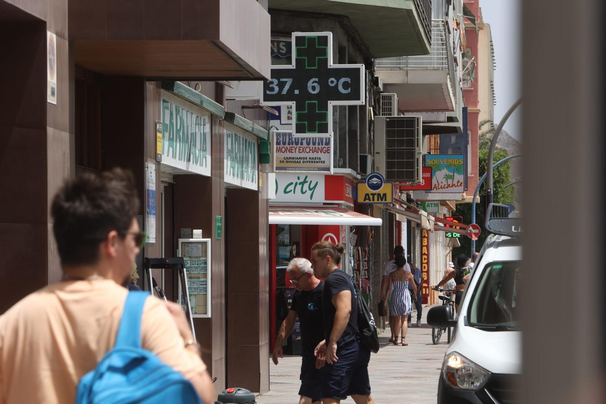 El 'caloret' aterriza en Alicante con termómetros rozando los 38 grados