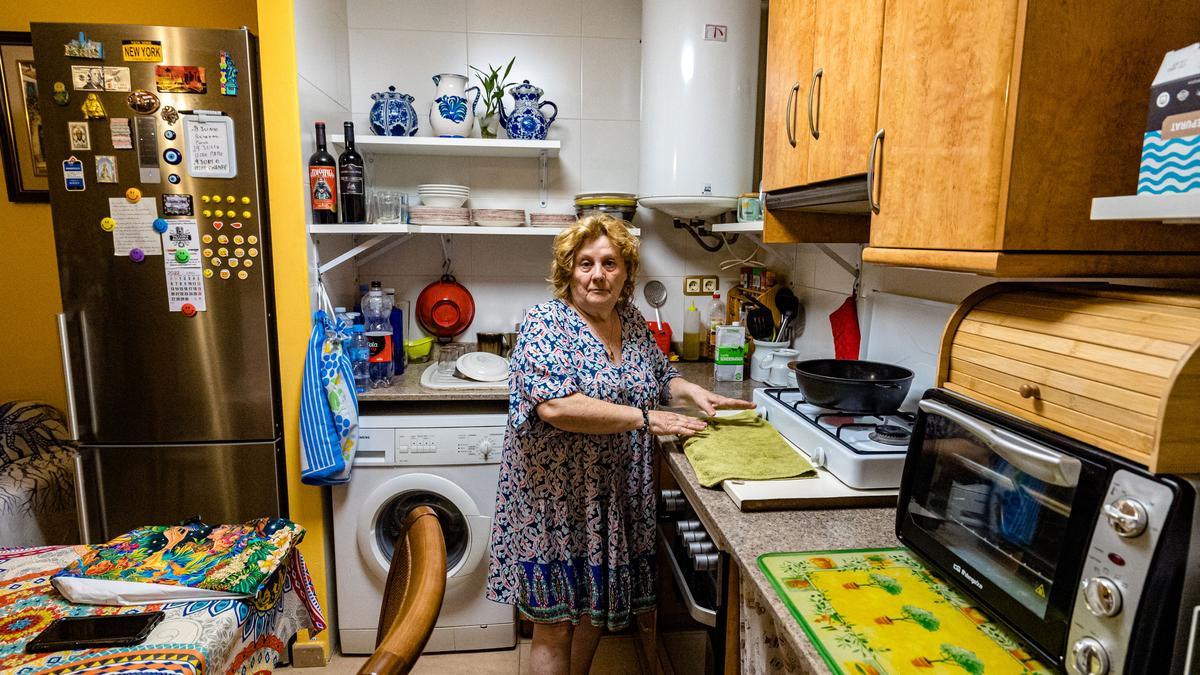 María, en la cocina del piso en el que vive en la calle Garbinet