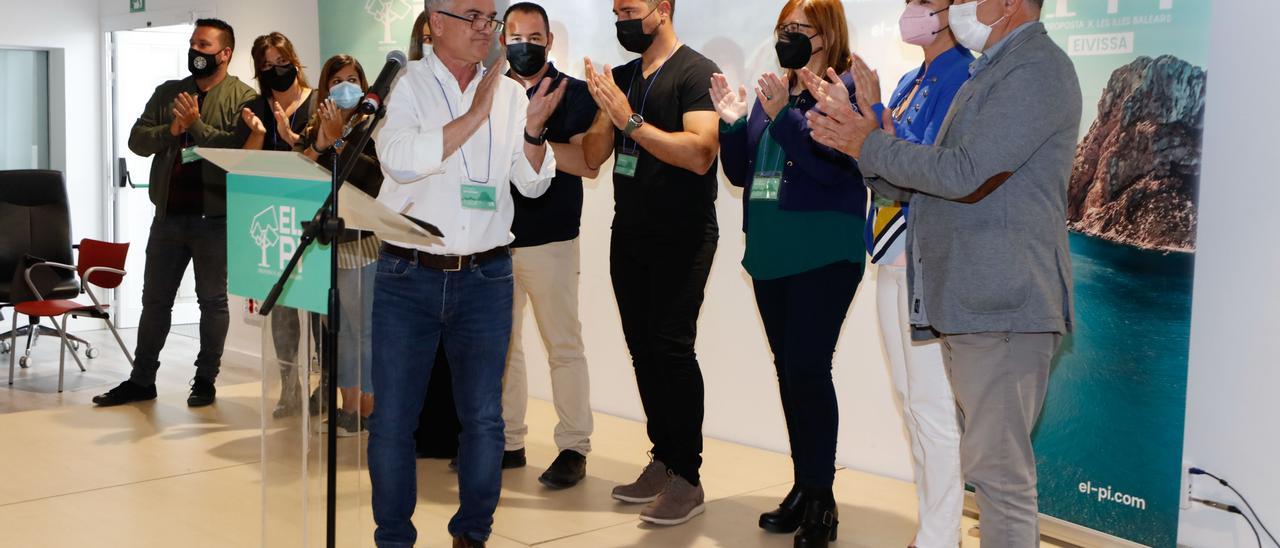 Roldán y Torres se cruzan la mirada en el congreso de El PI en Ibiza de antes del verano