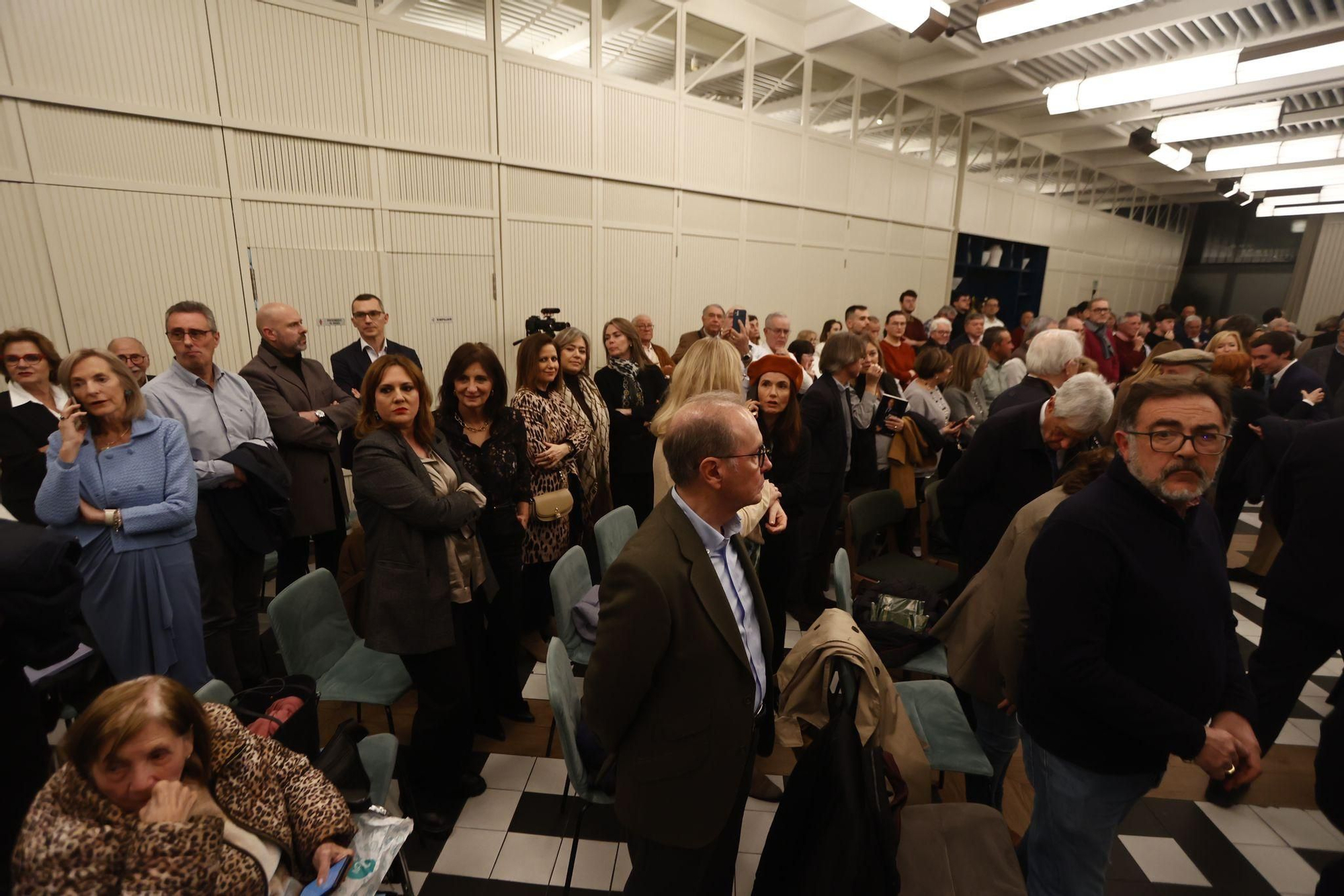 Los asistentes a la presentación del libro de Francisco Camps en un hotel de València