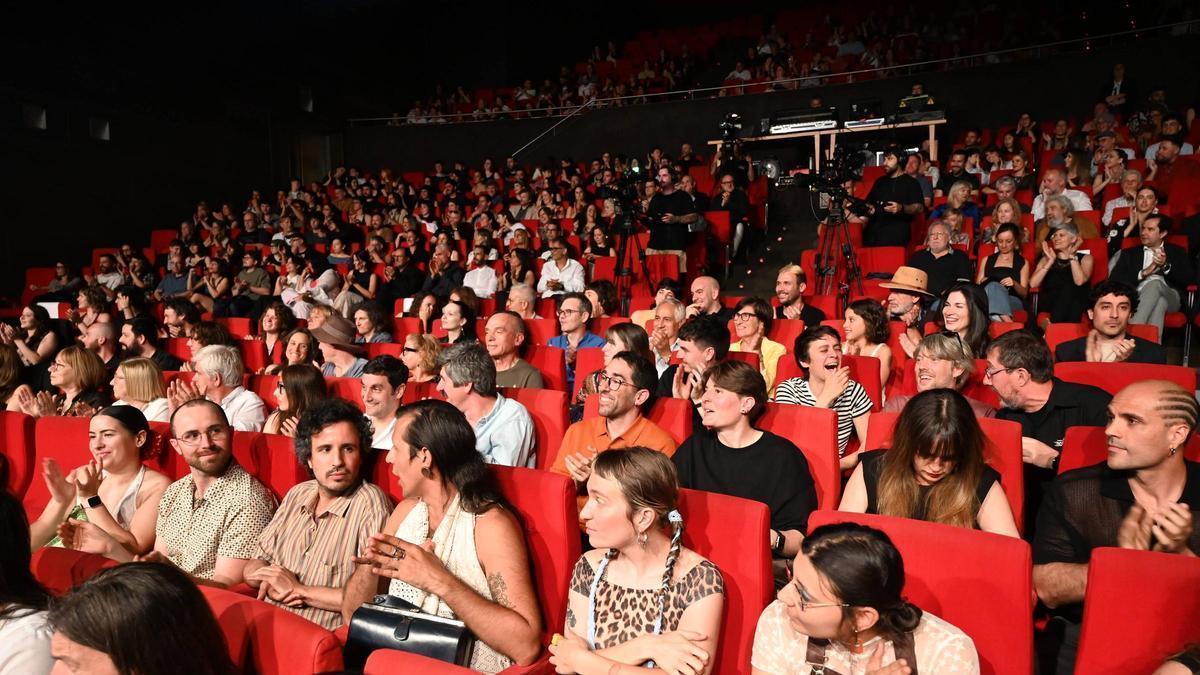 Asistentes á gala, esta noite no Pazo da Cultura.