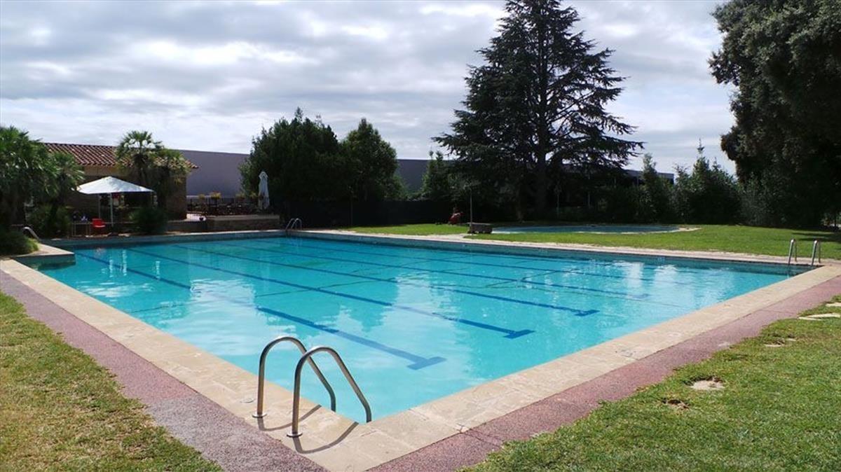 Piscina municipal de Ca l’Arenys, en L’Ametlla del Vallès.