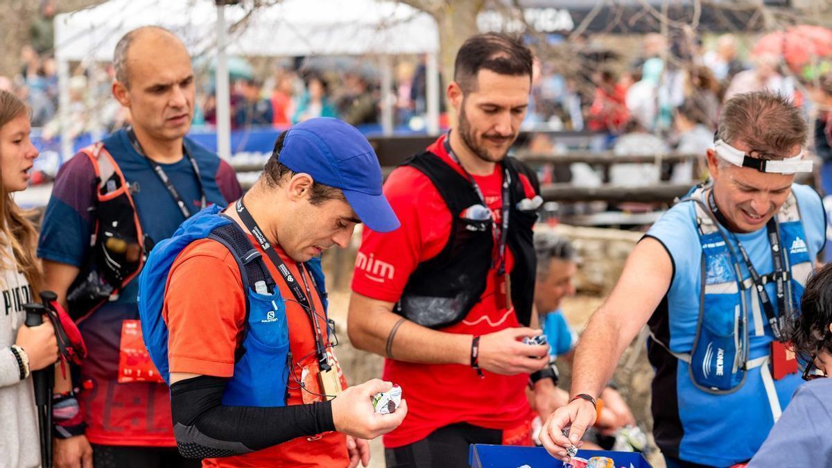 Unas de las papeleras ecológicas donde los runners depositarán sus restos en la MiM y en la CSP de la Penyagolosa Trails.