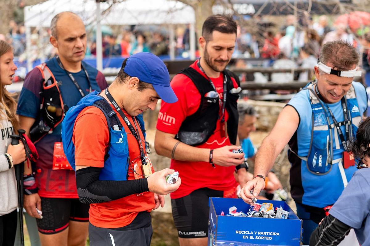 Unas de las papeleras ecológicas donde los runners depositarán sus restos en la MiM y en la CSP de la Penyagolosa Trails.